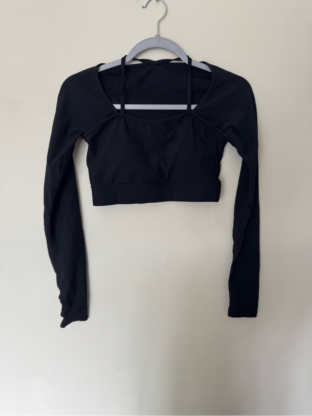 NWOT Halara Black Long-Sleeve Cropped Ribbed Top